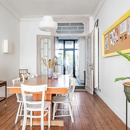 Daire Ruime Woning In Een Leuke Buurt Nabij Het Centrum
