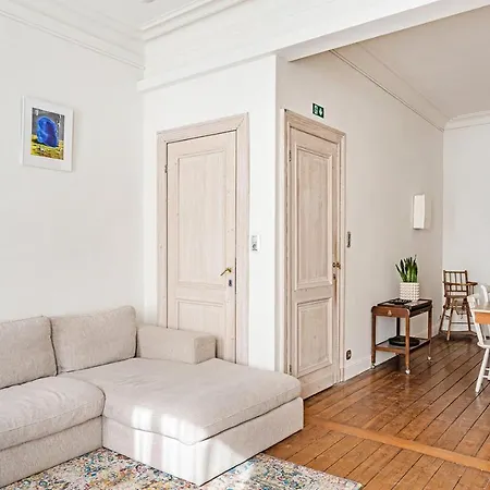 Ruime Woning In Een Leuke Buurt Nabij Het Centrum *